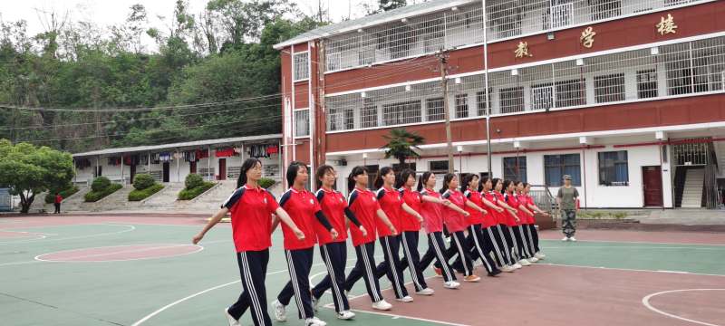 南华教育学校操场